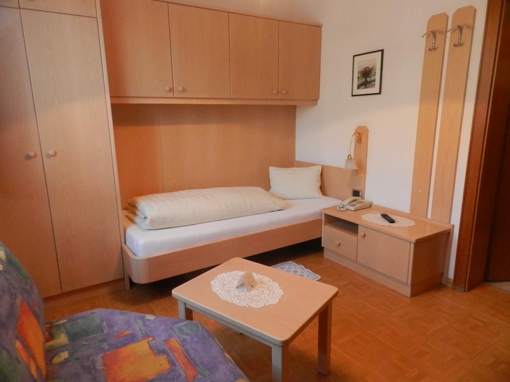 Pension Aurora アッピアーノ・スッラ・ストラーダ・デル・ヴィーノ 部屋 写真